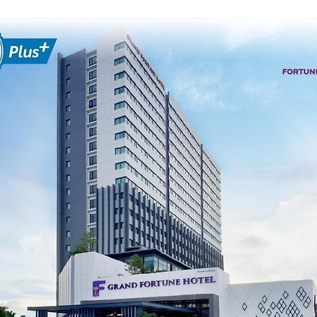 Grand Fortune Hotel Nakhon Si Thammarat Bagian luar foto