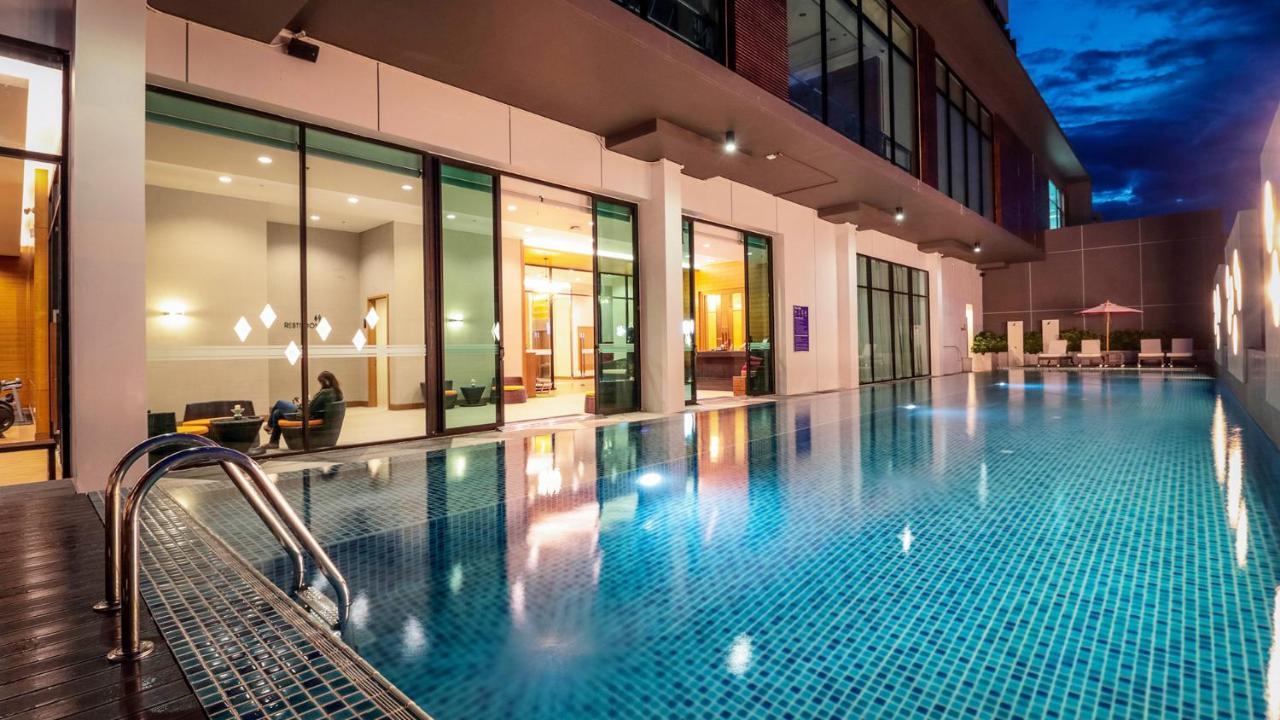 Grand Fortune Hotel Nakhon Si Thammarat Bagian luar foto