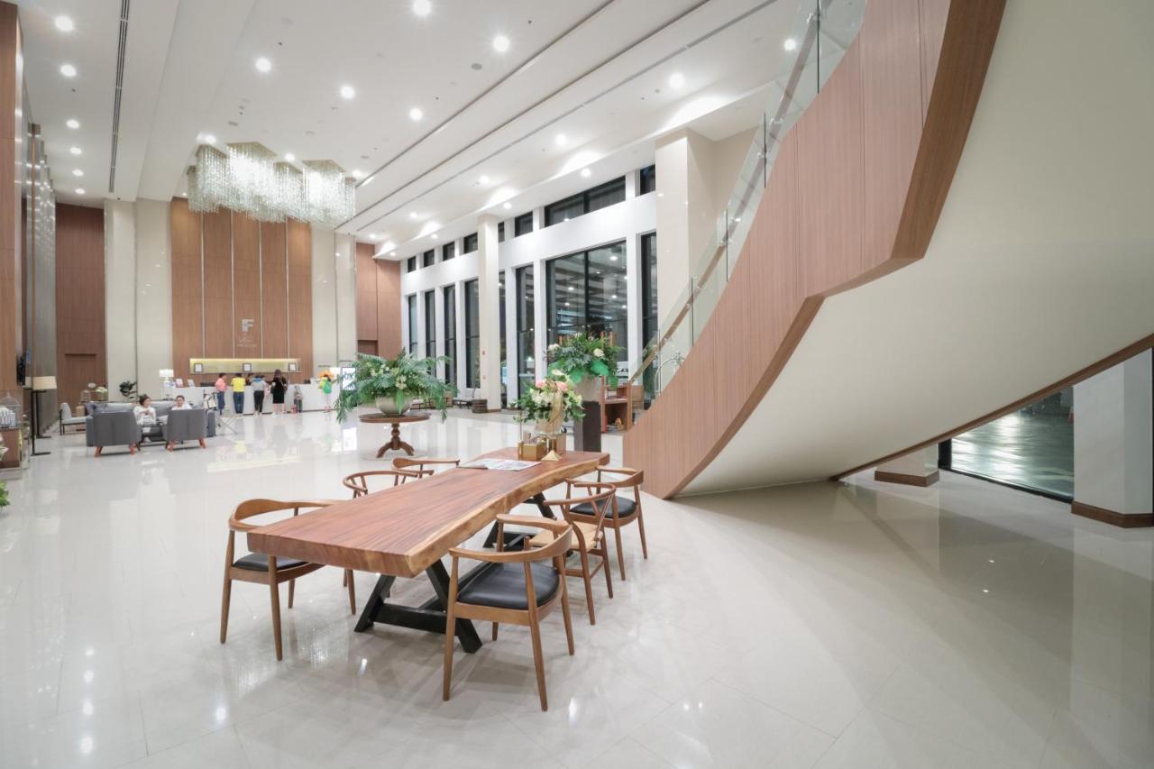 Grand Fortune Hotel Nakhon Si Thammarat Bagian luar foto