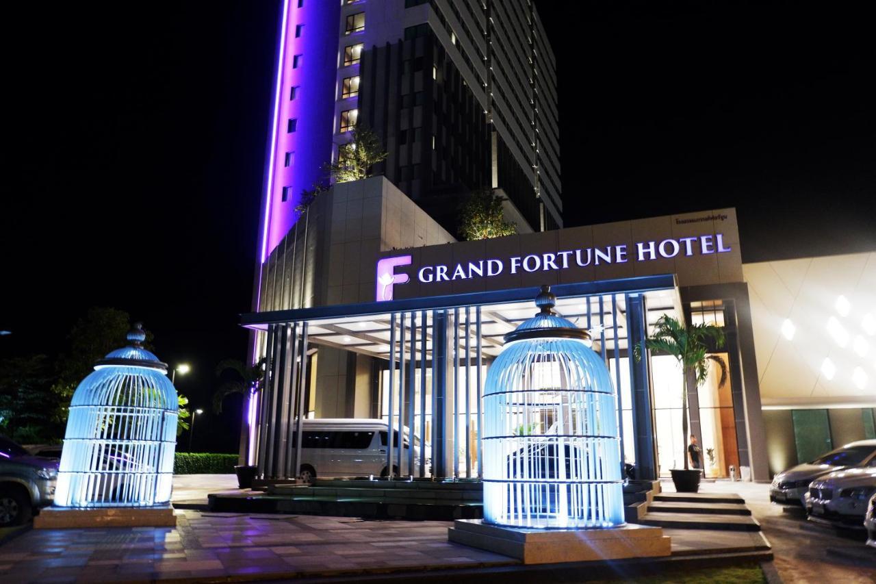 Grand Fortune Hotel Nakhon Si Thammarat Bagian luar foto